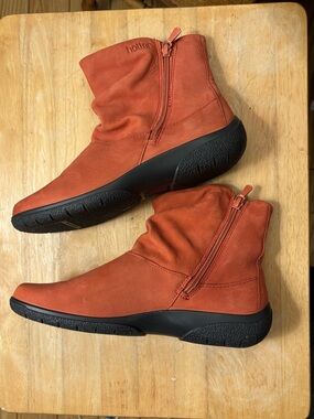 Hotter whisper Spice women’s color soft faux suede ankle boots booties size 6.5